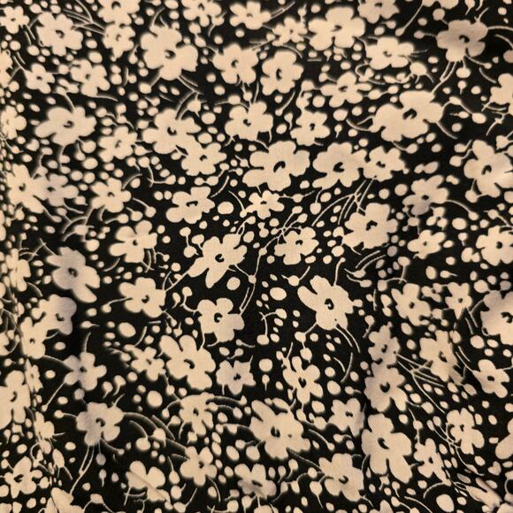 Patpat Floral Peplum Blouse - New with Tags - Stylish - Picture 3 of 6